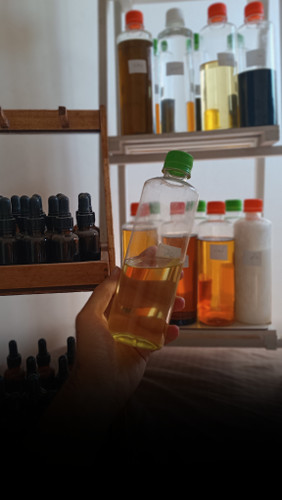 خرید روغن کرچک اصل | تقویتکننده معجزهآسای رشد مو و ابرو | درمان یبوست و درد مفاصل | ارسال فوری