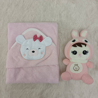 حوله خشککن کلاهدار نوزادی طرح ببعی رنگ صورتی (دخترانه و پسرانه) همراه لیف بدون پرز و ضد حساسیت با جنس نخی نرم و لطیف و فوقجاذب، مناسب حمام و استخر نوزادان، اصل و اورجینال با گارانتی معتبر و ضمانت اصالت - موجودی بسیار محدود و ویژه